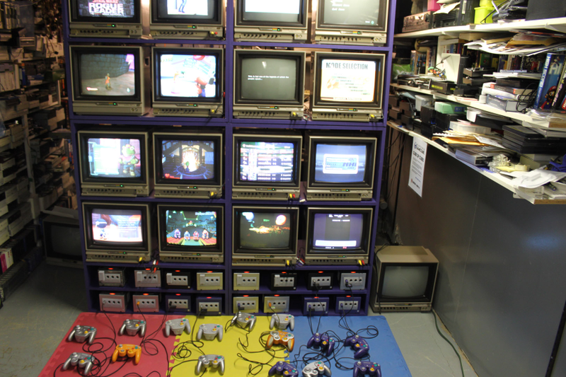Illustration for article titled A Cube of Cubes, or a Perplexing Way to Play 16 GameCube Games